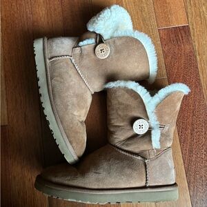 UGG Bailey button Boots